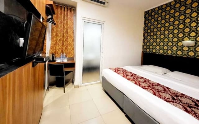 Marilyn Hotel Serpong - photo 1