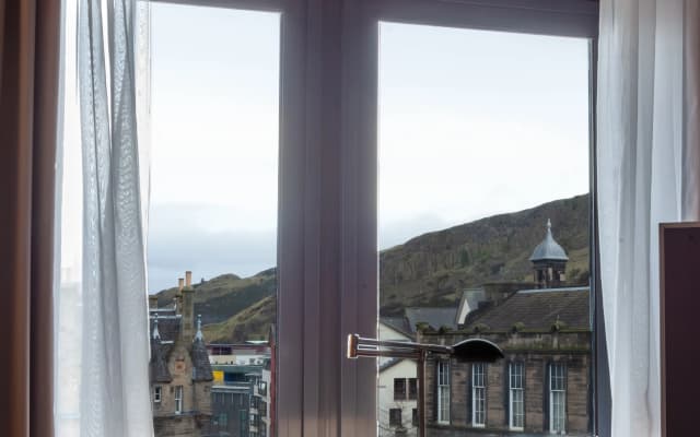 Holiday Inn Express Edinburgh Royal Mile by IHG - photo 8