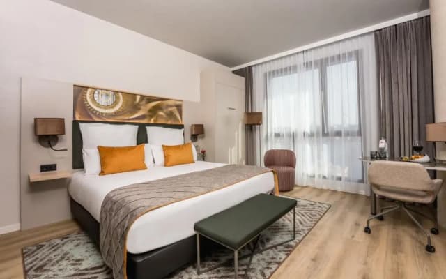 Leonardo Royal Hotel Barcelona Fira - photo 1