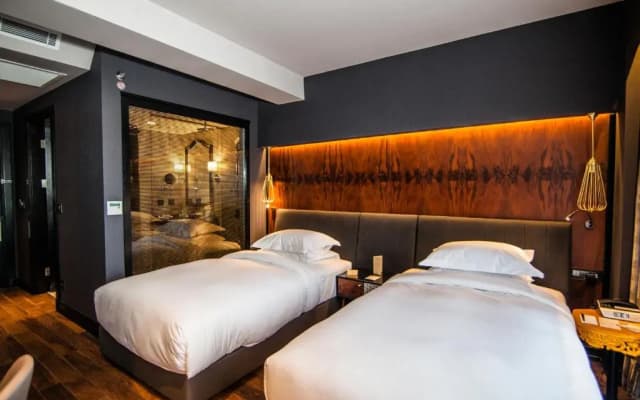DoubleTree by Hilton Hotel Izmir Airport - photo 1