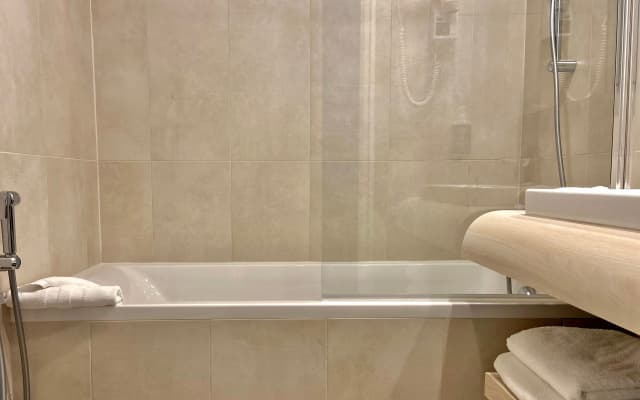 Hotel Central Saint Germain - photo 8
