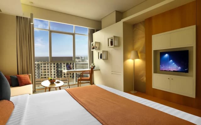Royal Continental Hotel - photo 2