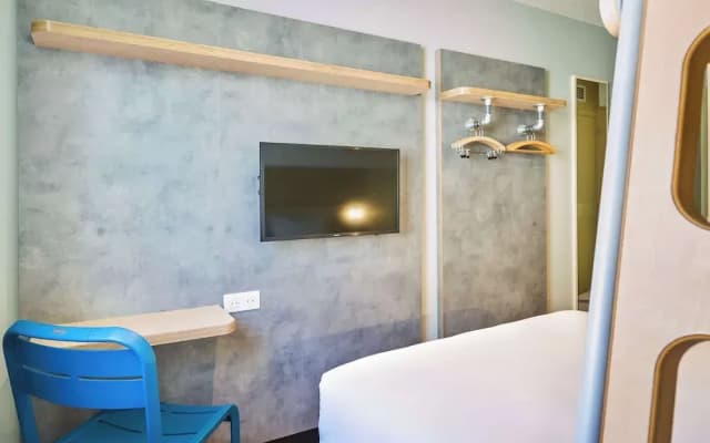 ibis budget Saint Maurice Hotel - photo 4