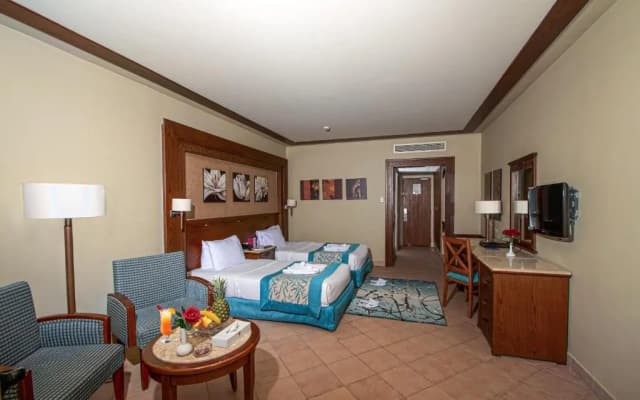 Charmillion Club Resort - photo 1