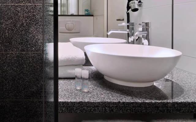 Motel One Manchester-Piccadilly - photo 8