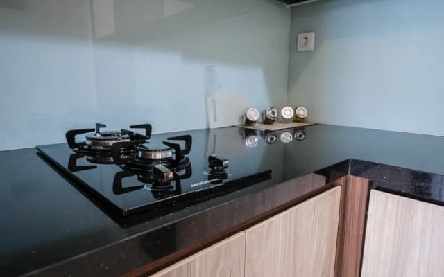 1BR Midtown Signature Apartment with Sofa Bed - photo 14