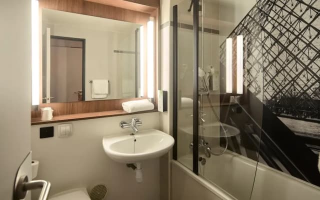 Hotel Campanile Nogent Sur Marne - photo 6