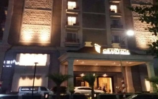The Grantage Hotel & Sky Lounge - photo 1