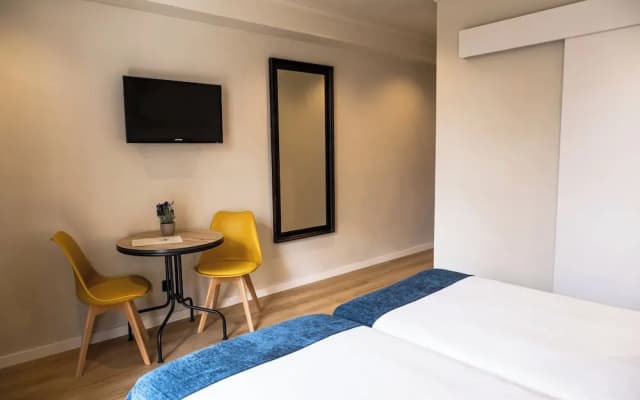 Hotel Adonis Capital - photo 8