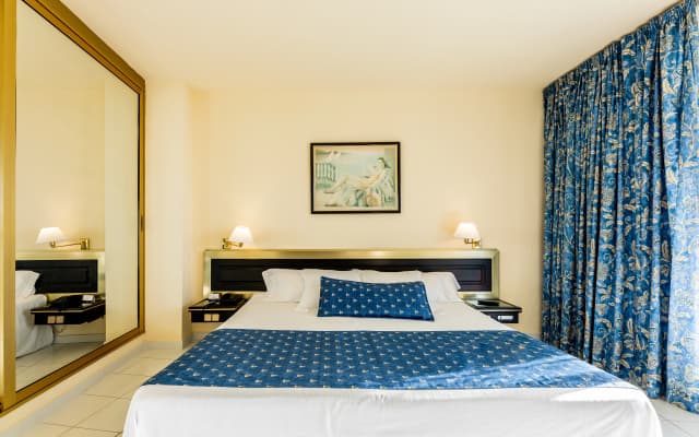 Mediterranean Palace - photo 3