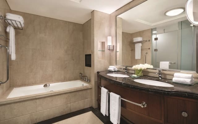 Shangri-La Jakarta Hotel - photo 4