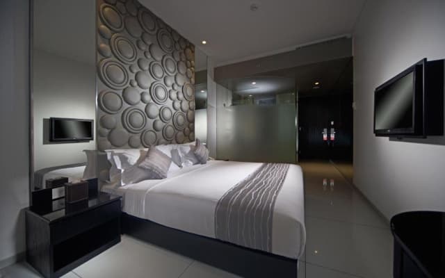 FM7 Resort Hotel - photo 3