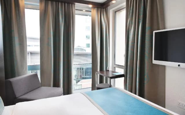 Motel One Manchester-Piccadilly - photo 1
