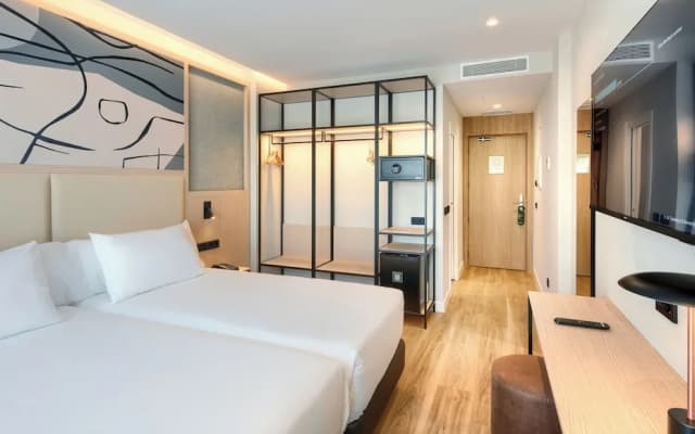 Sercotel Rosaleda Málaga - photo 3