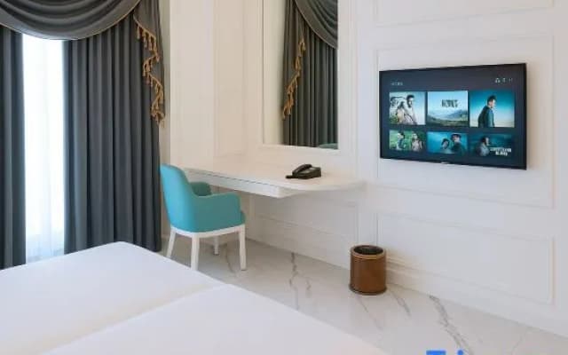 The Grantage Hotel & Sky Lounge - photo 2