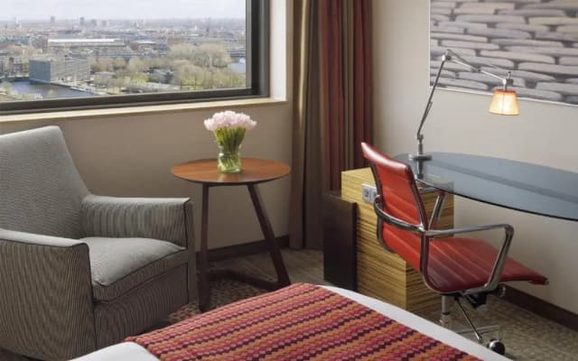 Mövenpick Hotel Amsterdam City Centre - photo 2