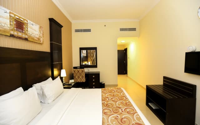 Ivory Grand Hotel Apartments - photo 3