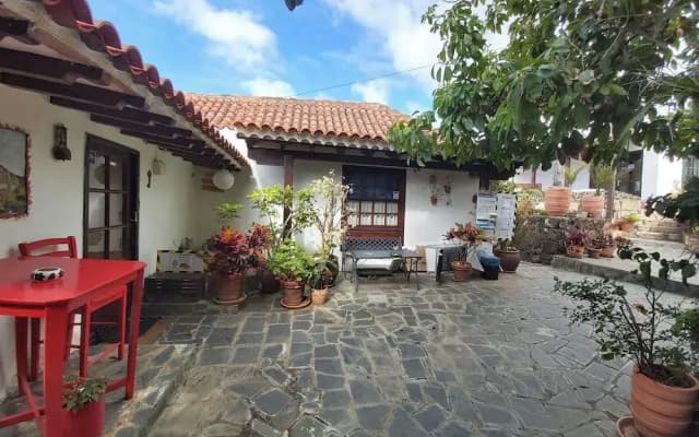 Charming 1-bed House in La Laguna - photo 3