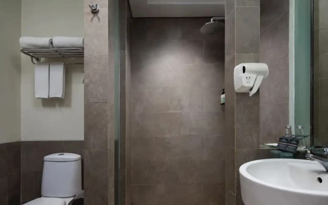 Hotel Santika BSD City Serpong - photo 3