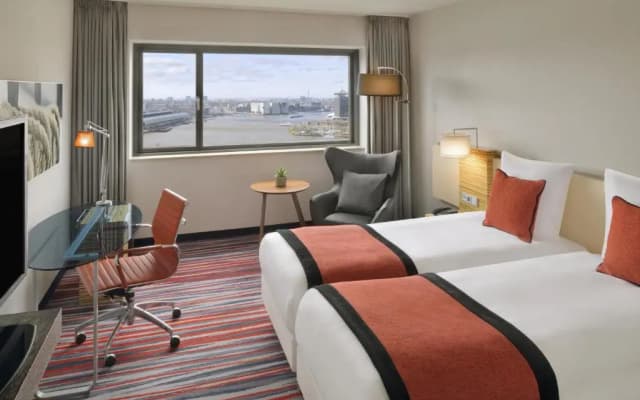 Mövenpick Hotel Amsterdam City Centre - photo 1