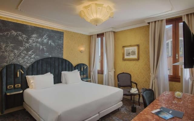 NH Venezia Santa Lucia Hotel - photo 1