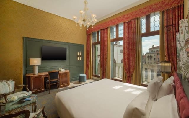 NH Venezia Santa Lucia Hotel - photo 2
