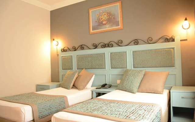 Otel Atrium - photo 2