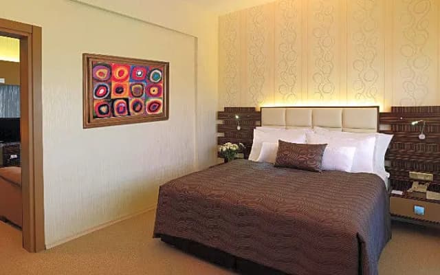 Orty Airport Hotel - photo 4