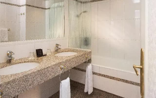 Hotel Victor Hugo Paris Kléber - photo 11