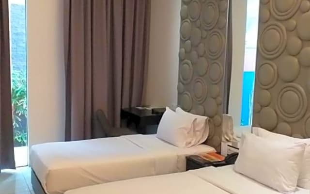 FM7 Resort Hotel - photo 1