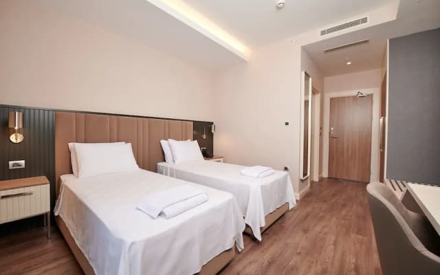 Livinton Hotel - photo 4