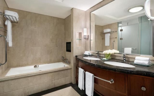Shangri-La Jakarta Hotel - photo 5