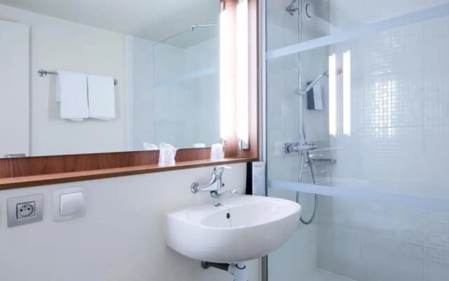 Campanile PRIME - Villejuif - photo 10