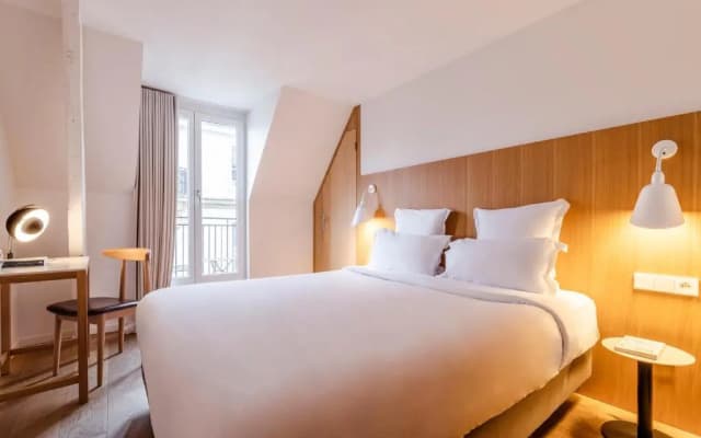 9Hotel Republique Hotel - photo 1