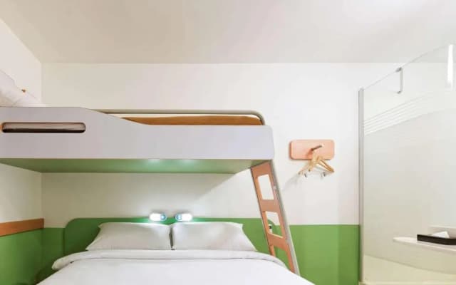 Hotel ibis budget Jakarta Airport - photo 1
