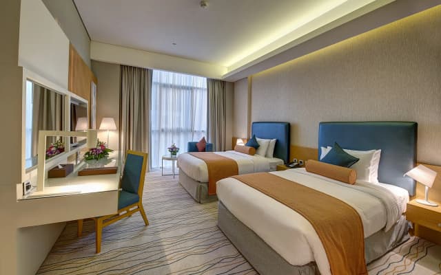 Royal Continental Hotel - photo 2