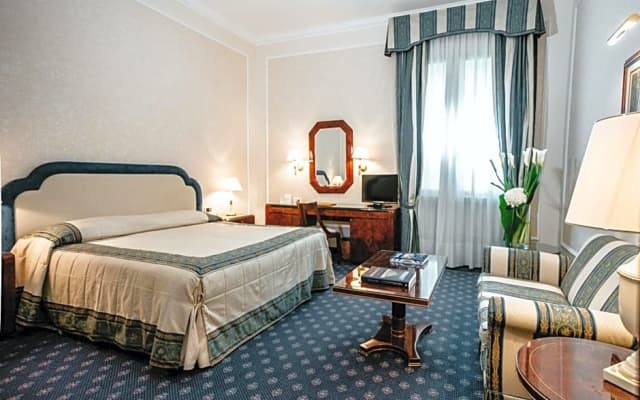 Hotel De La Ville - photo 4