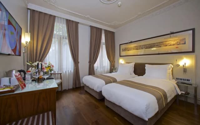 Taxim Lounge Hotel - photo 3