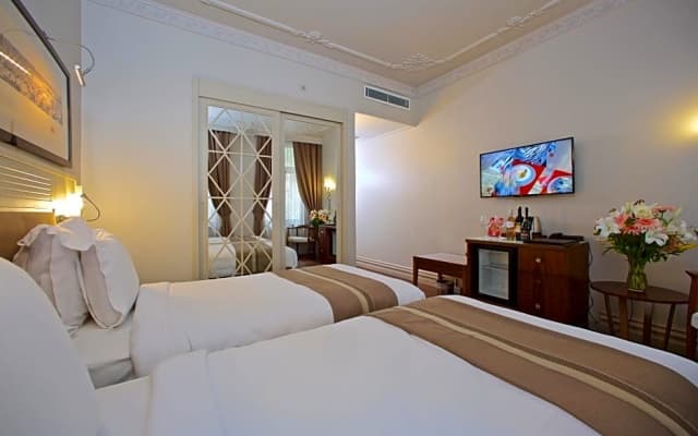 Taxim Lounge Hotel - photo 1