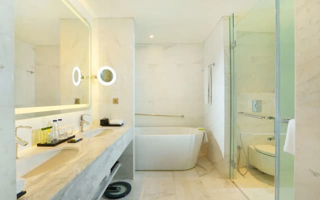 DoubleTree by Hilton Jakarta - Diponegoro - photo 9