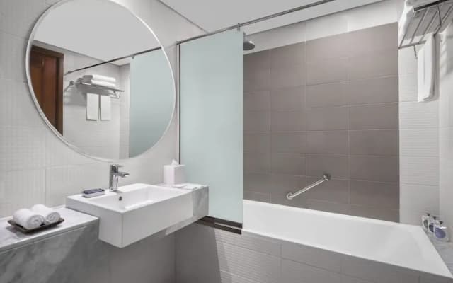 Leva Mazaya Centre Dubai Hotel - photo 4