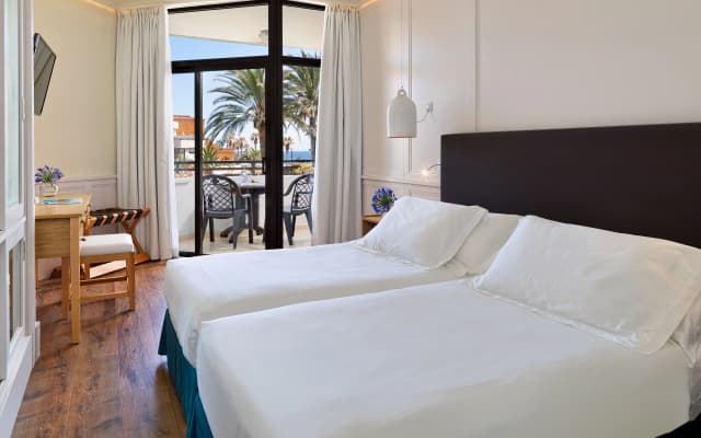 H10 Conquistador Hotel - photo 4