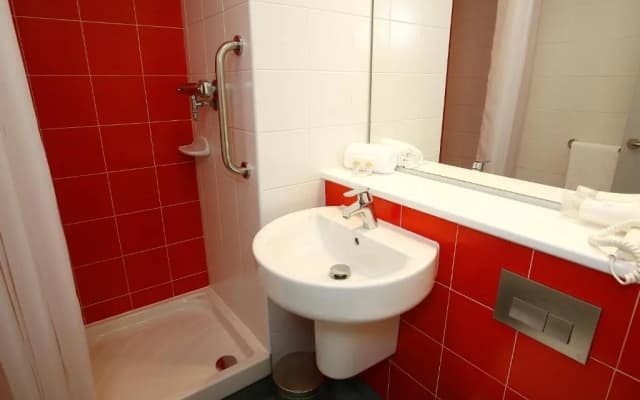 Travelodge Barcelona Poblenou - photo 6