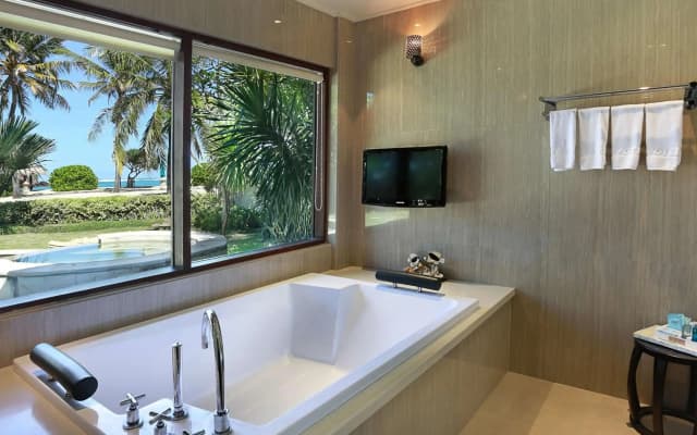 Novotel Lombok Resort and Villas - photo 7