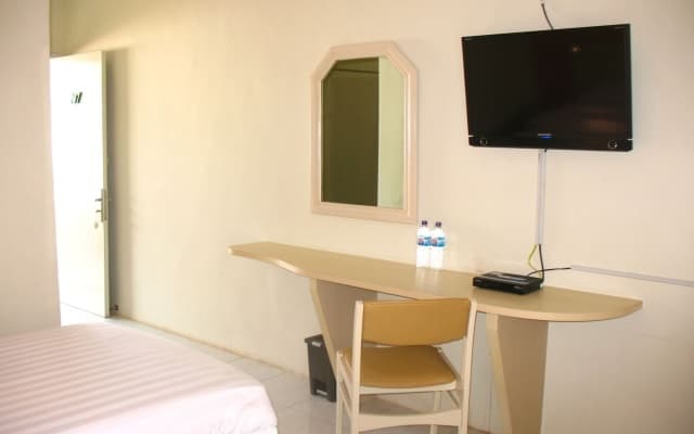 Cengkareng Transit Hotel - photo 2