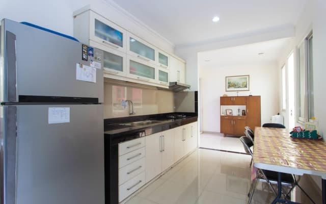 RedDoorz Plus near Siloam Karawaci - photo 4