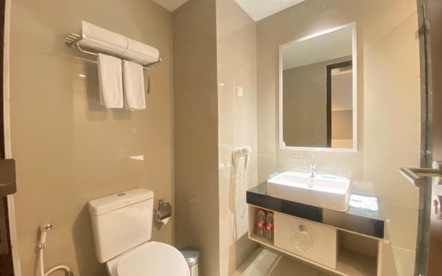 Hotel Santika Premiere Bintaro - photo 2