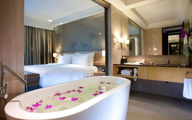 JS Luwansa Hotel and Convention Center - photo 4