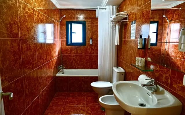 Hotel Adonis Capital - photo 7