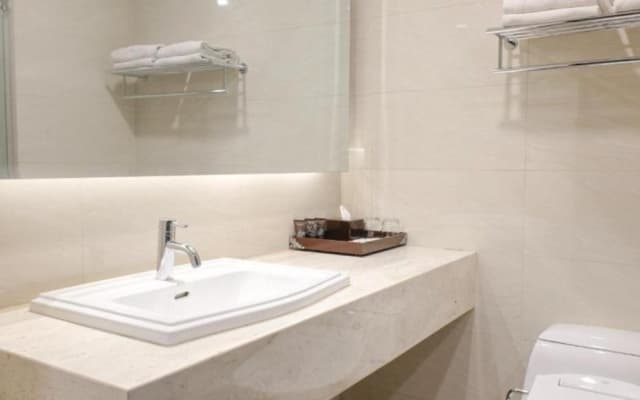 Atria Hotel Gading Serpong - photo 4